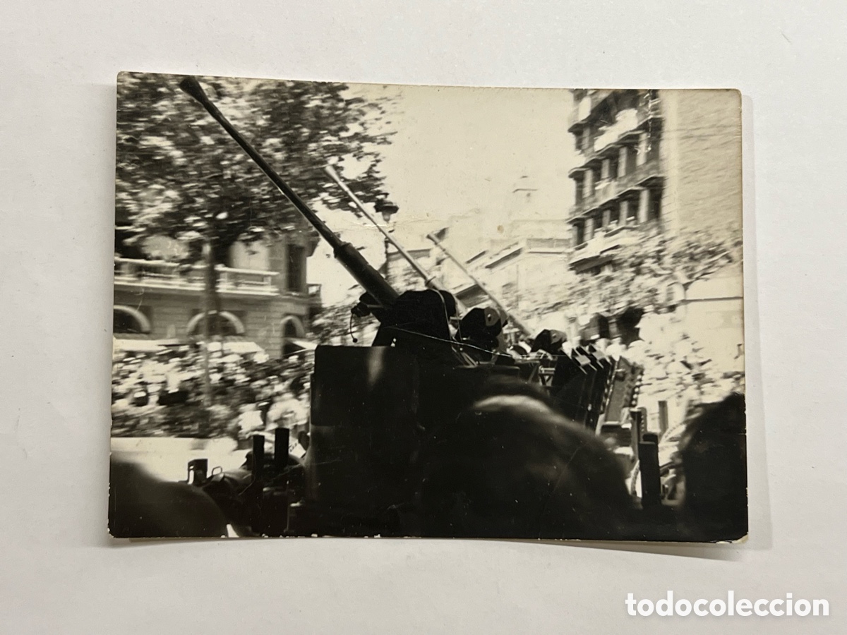 Fotograf&iacute;a antigua: BARCELONA. Fotograf&iacute;a Desfile de las Fuerzas Armadas en la D&eacute;cada de 1980.. ?