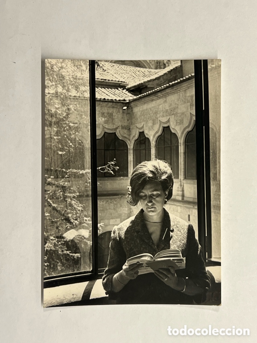 Fotografia antica: SALAMANCA. Fotograf&iacute;a desde el Claustro de la Universidad Vieja.. la turista 1 Mill&oacute;n&hellip; (h.1970?)