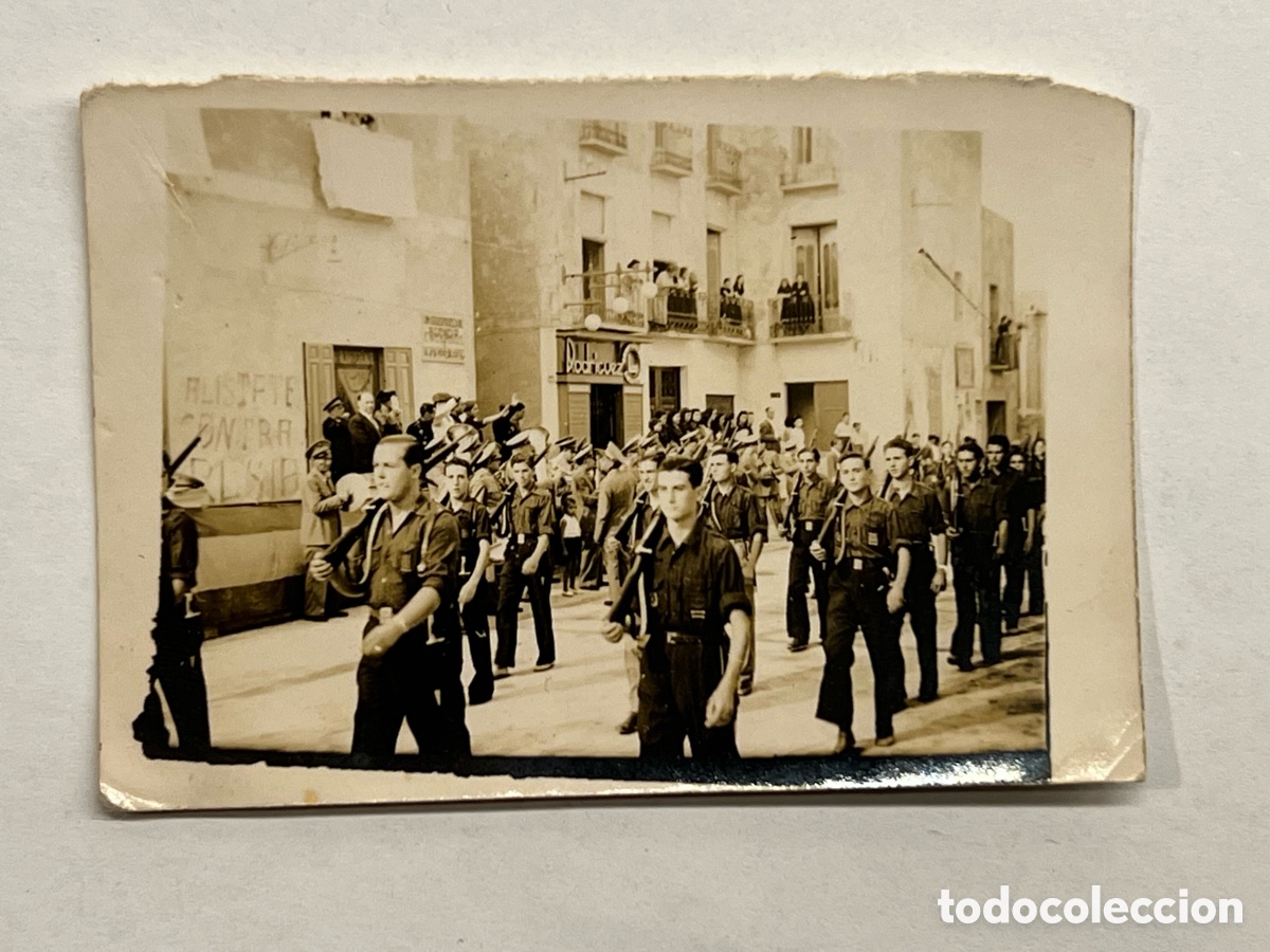 Fotograf&iacute;a antigua: DIVISION AZUL.. Falange Espa&ntilde;ola.. AL&Iacute;STATE CONTRA RUSIA (h.1940?) poblaci&oacute;n por identificar..