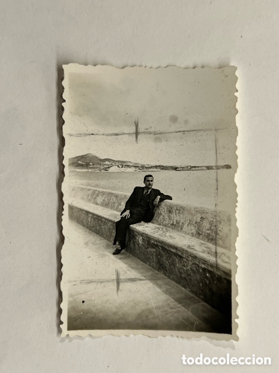 Photographie ancienne: IBIZA, fotograf&iacute;a un J&oacute;ven Alf&eacute;rez.. Bando Nacional, (a.1944)