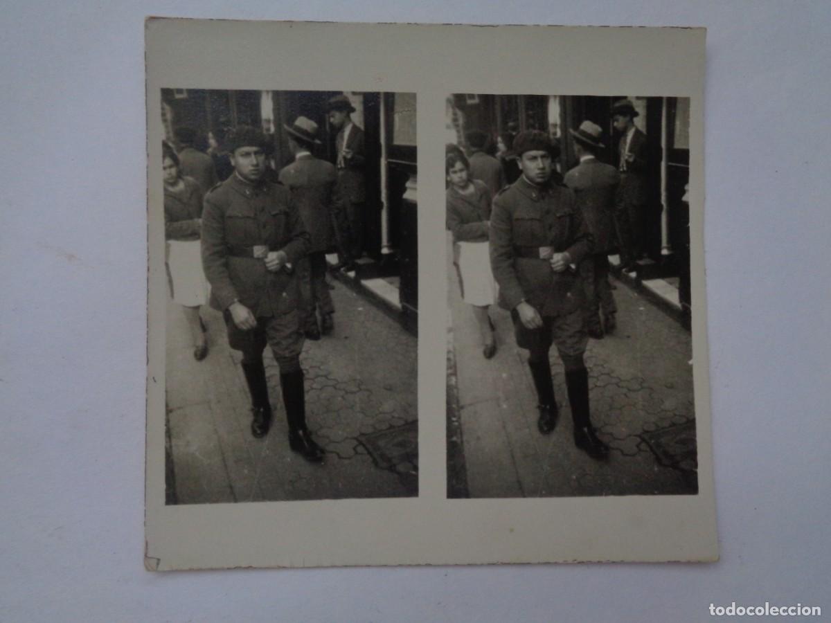 Fotografia antiga: MINUTERO DE FOTOGRAFO CALLEJERO DE MILITAR PASEANDO , A&Ntilde;OS 20 . LOT DE 2 RETRATOS