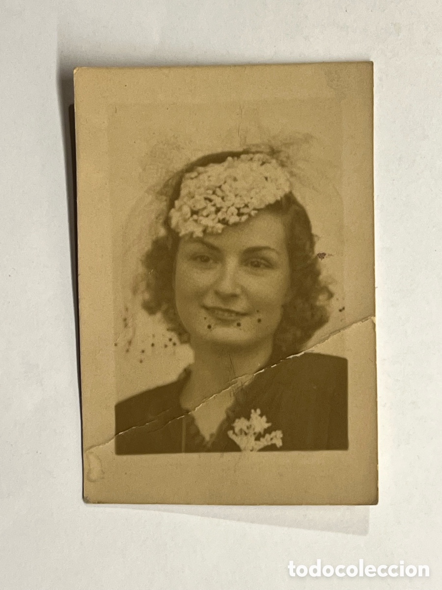 Fotografia antica: FOTOMATON.. Carmen con elegante Tocado.. desde Leon (a.1942) marca doblez&hellip;