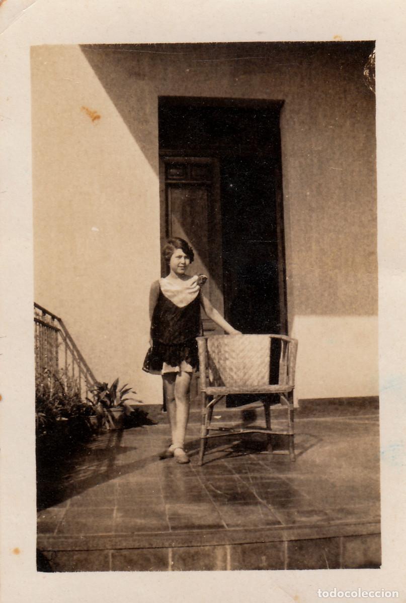 Fotografia antica: Bonita foto. Ni&ntilde;a con vestido charlest&oacute;n. A&ntilde;os 20 sf
