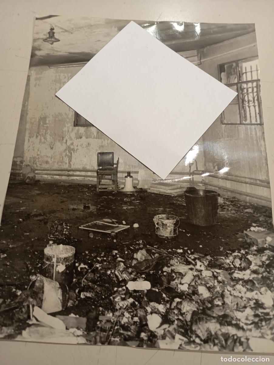 Fotograf&iacute;a antigua: FOTO LARENA - ATENTADO SEDE DE FUERZA NUEVA (15-3-1980) REF. UR MES 4 A