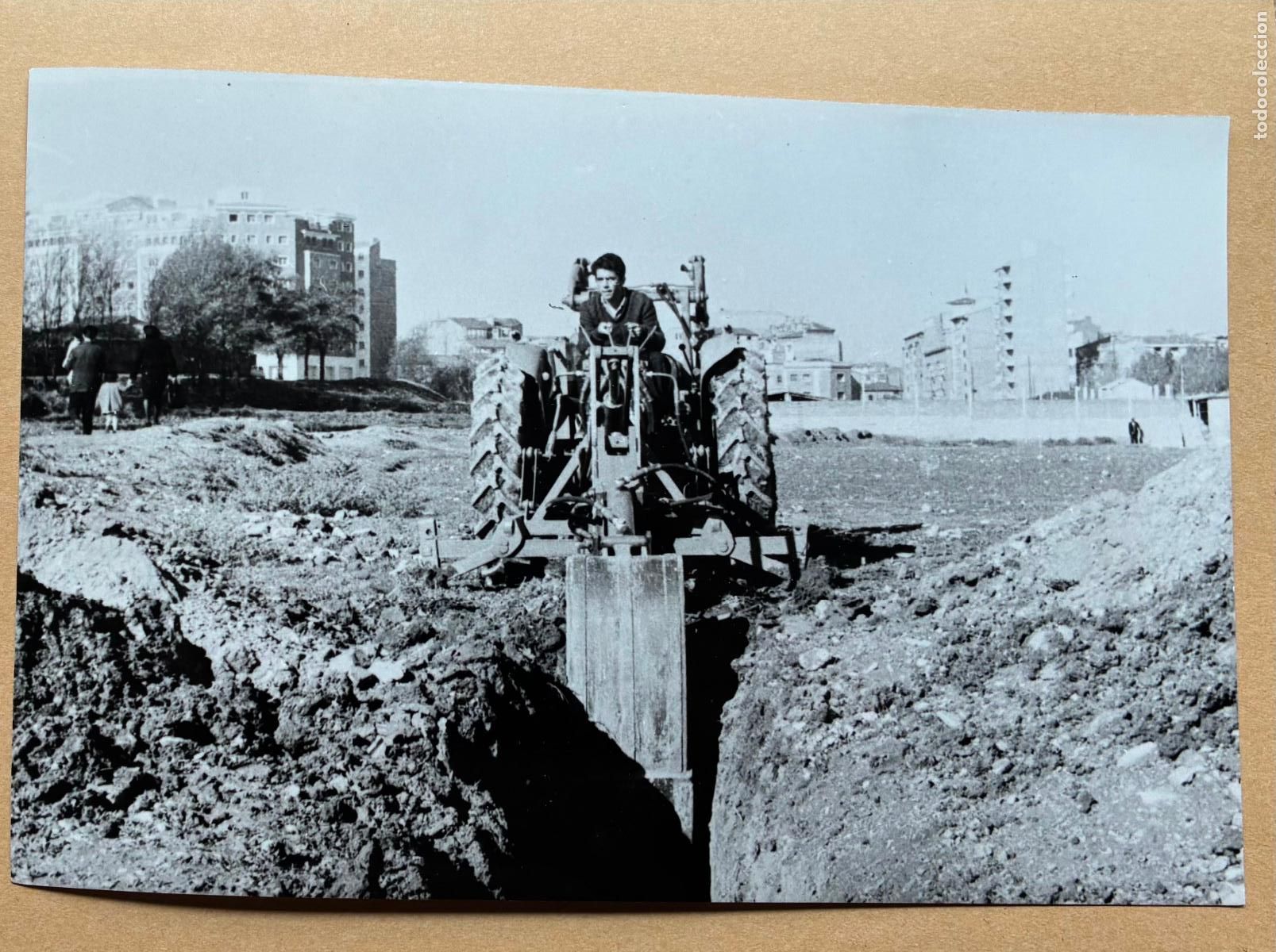 Fotograf&iacute;a antigua: FOTOGRAFIA MAQUINARIA TRACTOR OBRAS CALSA, Zaragoza. Original