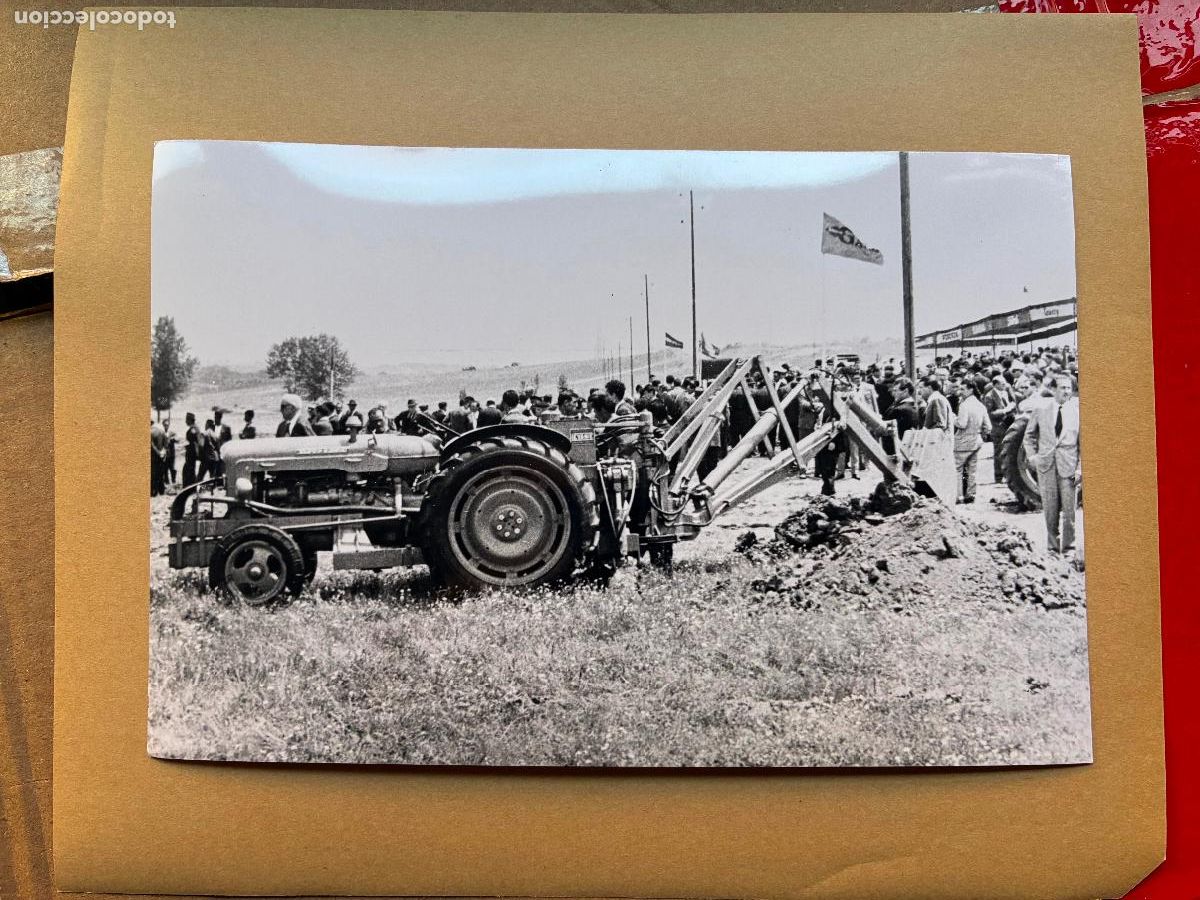 Fotograf&iacute;a antigua: FOTOGRAFIA MAQUINARIA TRACTOR OBRAS CALSA, Zaragoza. Original