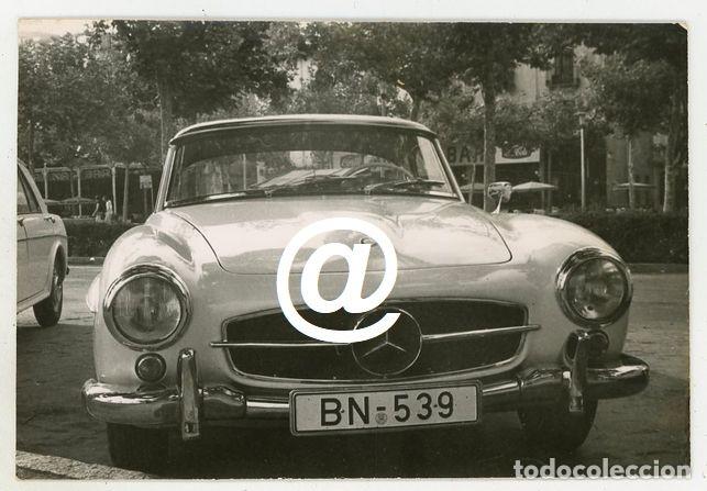 Fotograf&iacute;a antigua: FOTO COCHE MERCEDES BENZ 190 SL MATRICULA ALEMANA A&Ntilde;OS 60 ESPA&Ntilde;A