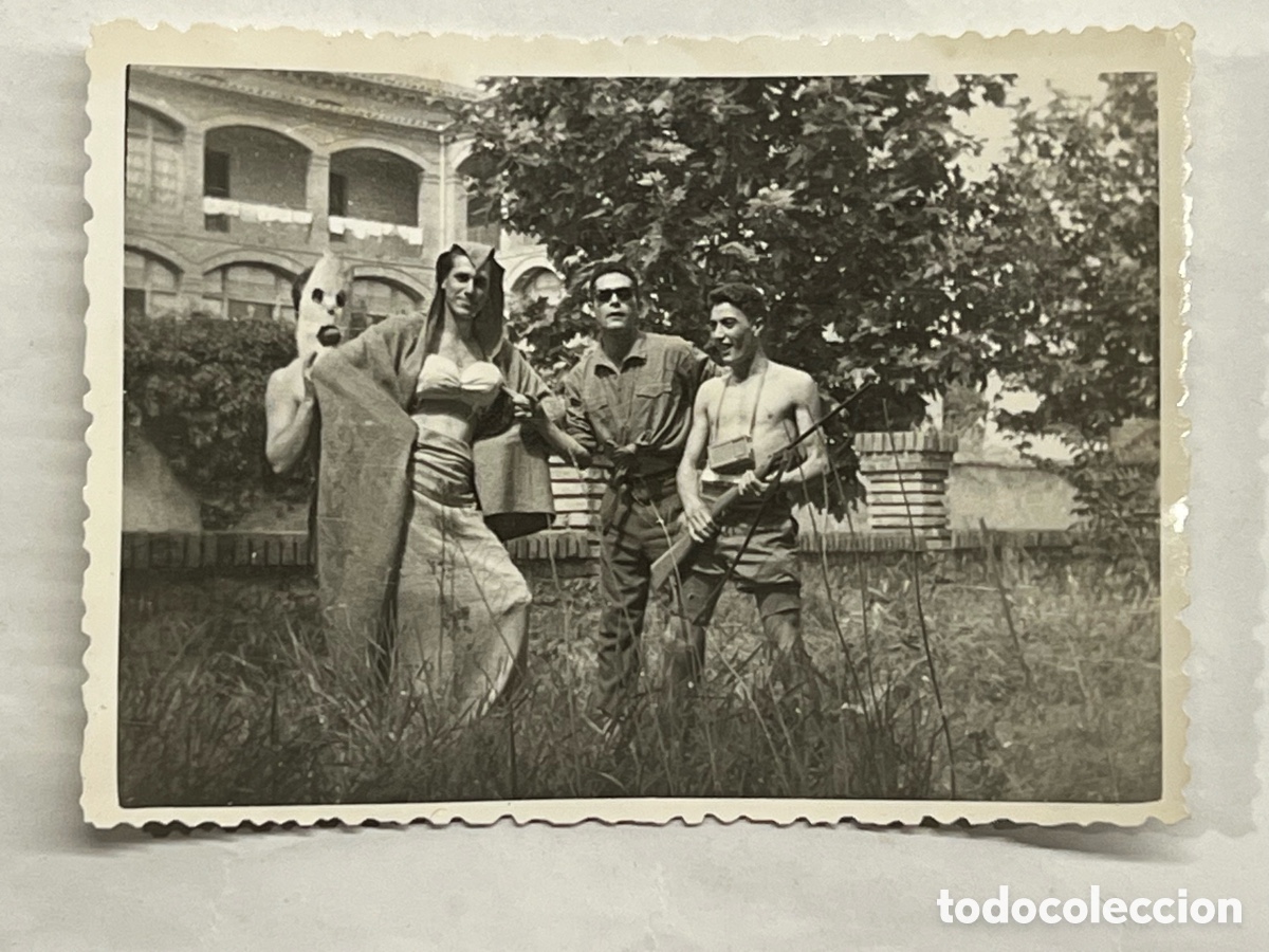 Alte Fotografie: POSTGUERRA CIVIL ESPA&Ntilde;OLA.. Algunos pocos sacaban tiempo para el humor y la risa (GAY FRIENDLY)