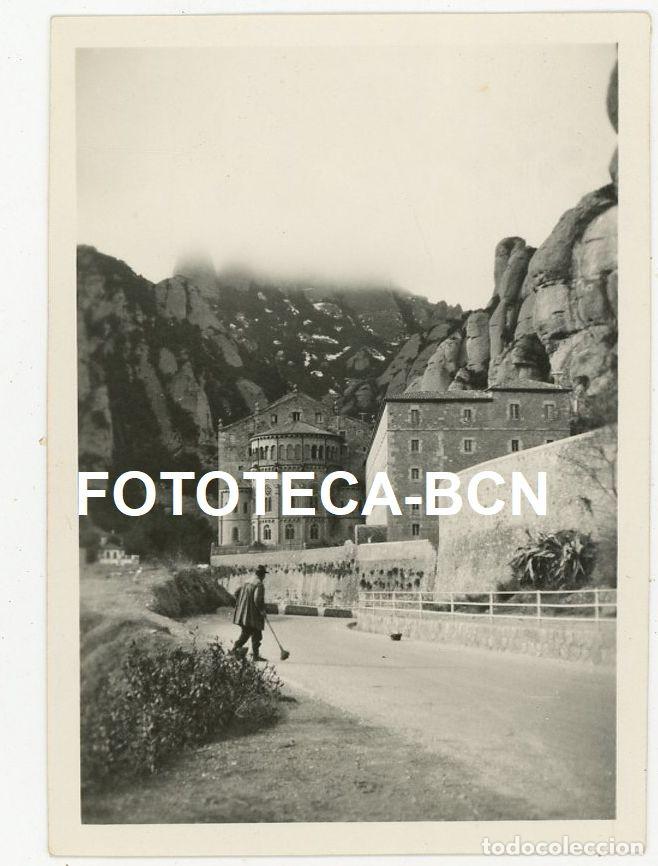 Antique Photography: FOTO ORIGINAL MONASTERIO DE MONTSERRAT BARRENDERO HOMBRE CON ESCOBA A&Ntilde;O 1933