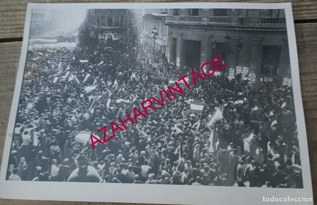 Alte Fotografie: SEVILLA, 1979, MANIFESTACION POR LA AUTONOMIA, 178X128MM