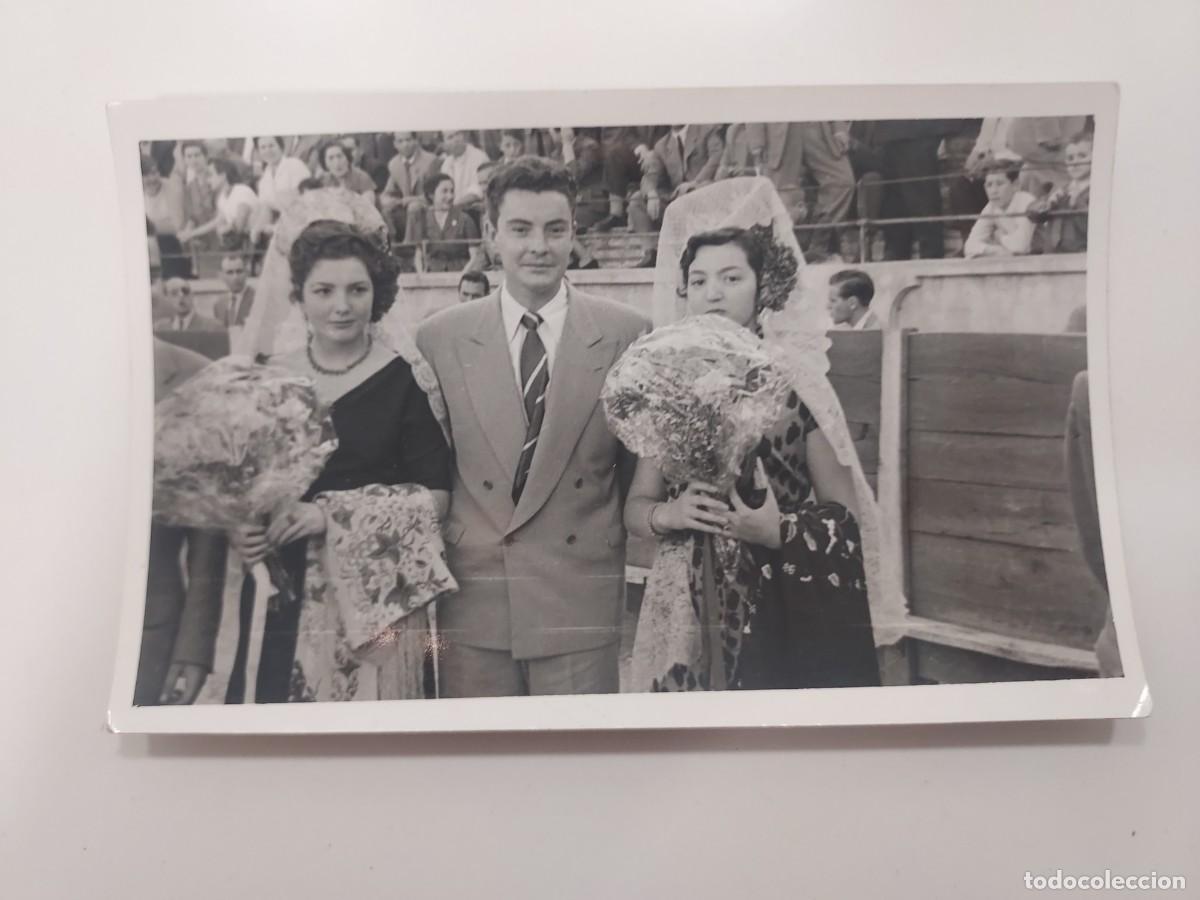 Alte Fotografie: Foto Damas de honor en la Feria, Corrida de Toros. Circa 1953. 14 x 8 cm Fot&oacute;grafo LADIS, C&oacute;rdoba