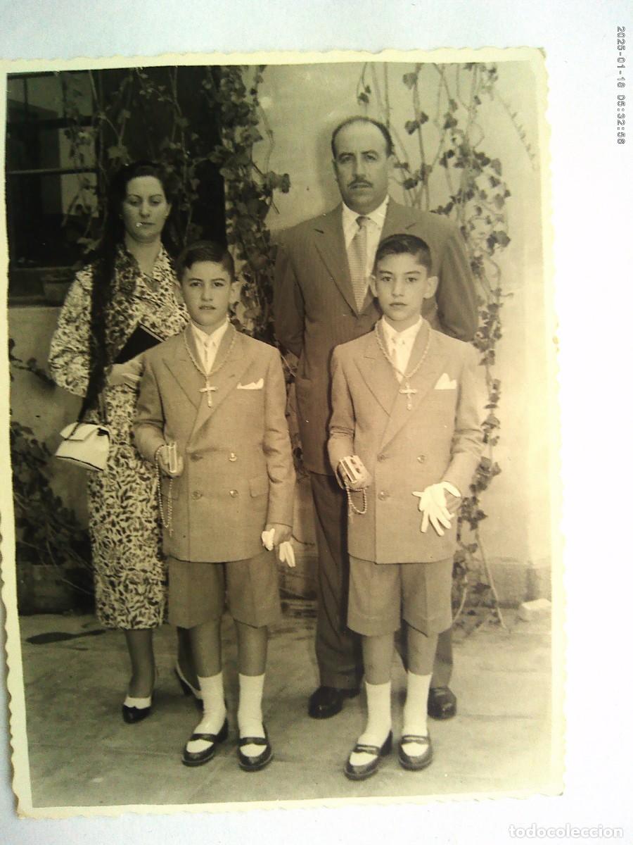 Fotografia antiga: FOTO DE NI&Ntilde;OS DE PRIMERA COMUNION, CON PANTALON CORTO, ETC . LAS PALMAS , 1955