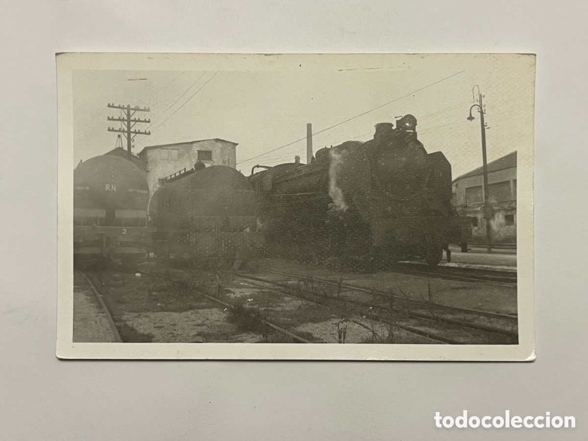 Fotograf&iacute;a antigua: L&rsquo;ESPLUGA DE FRANCOLI (Tarragona) Estaci&oacute;n del Tren, Ferrocarril. M&aacute;quina de Vapor (h.1950?)