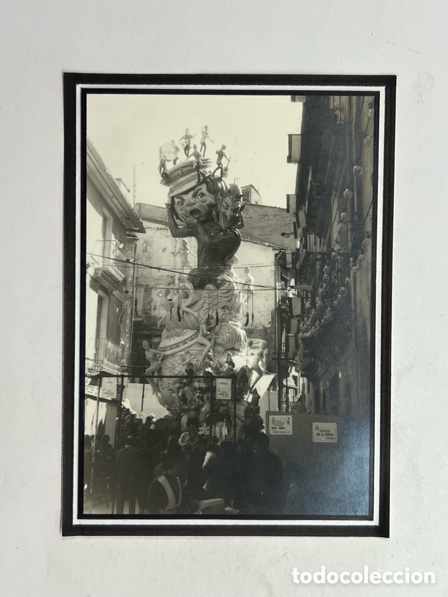 Fotograf&iacute;a antigua: FALLAS Valencia. Falla NA JORDANA. El Mundo en manos de Lucifer. Artista Mart&iacute;nez Molla (a.1968)