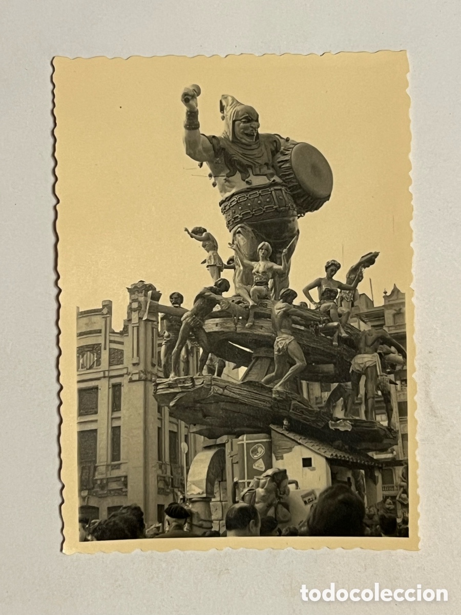 Fotograf&iacute;a antigua: FALLAS VALENCIA. Fotograf&iacute;a Falla Estaci&oacute;n .. Callejeando la Ciudad (a.1961)