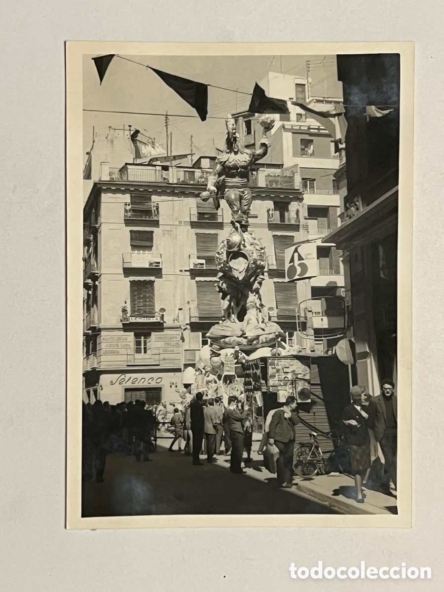 Fotograf&iacute;a antigua: FALLAS VALENCIA. Fotograf&iacute;a Falla Plaza La Merce .. Callejeando la Ciudad (a.1967)