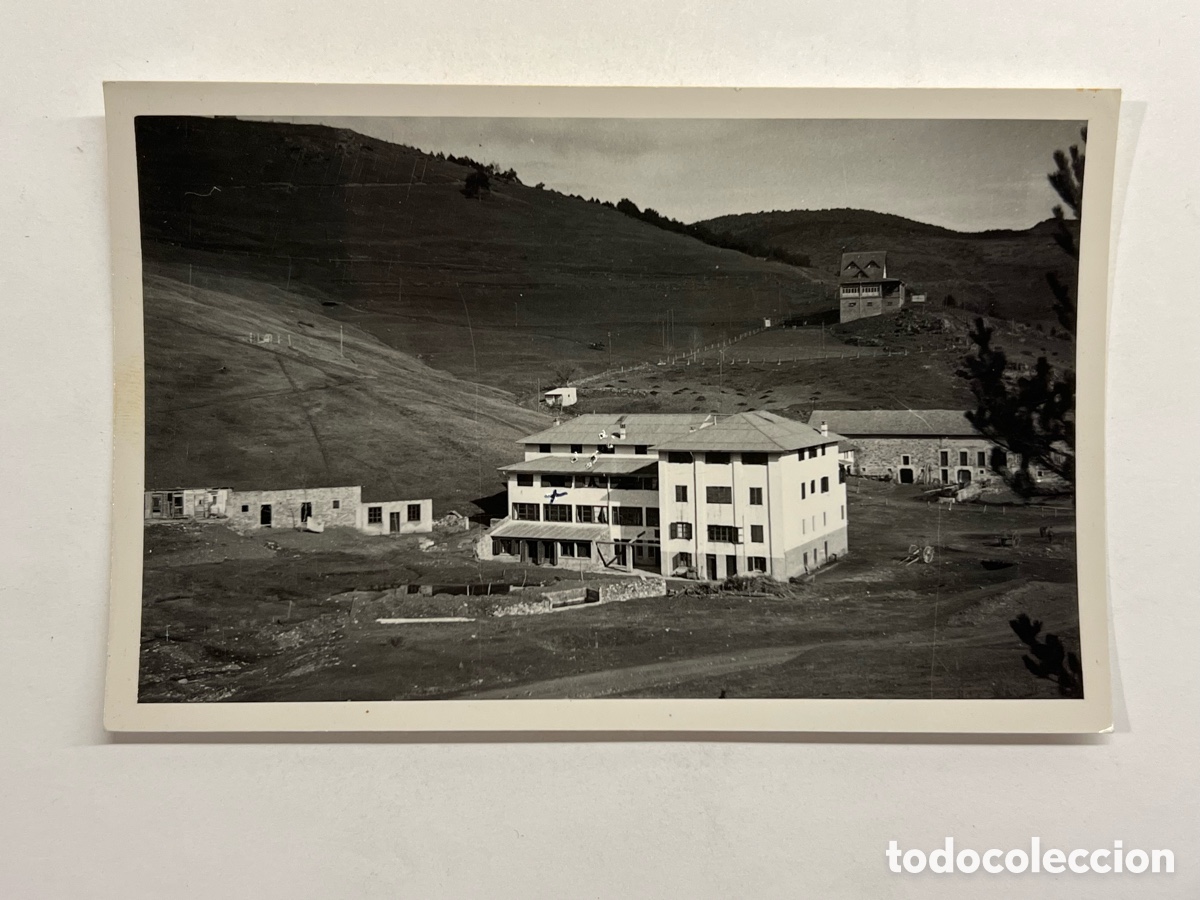 Fotograf&iacute;a antigua: LA MOLINA (Gerona) Fotograf&iacute;a Hotel Sitjar.. Vista parcial&hellip; (h.1950?)