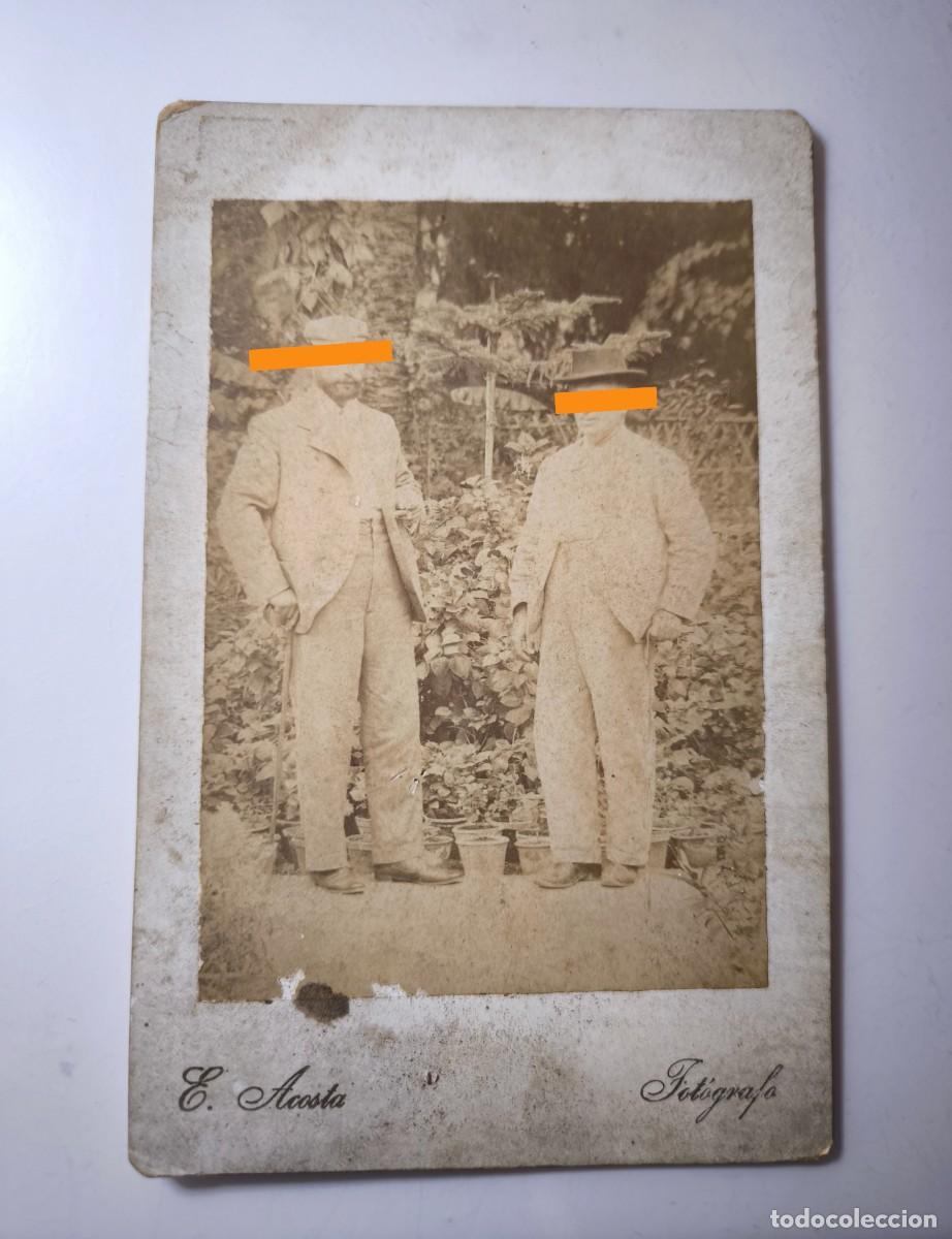 Fotografia antiga: Antigua fotograf&iacute;a. Se&ntilde;ores en el jard&iacute;n. Fotografo E. Acosta. Murcia ? Siglo XIX