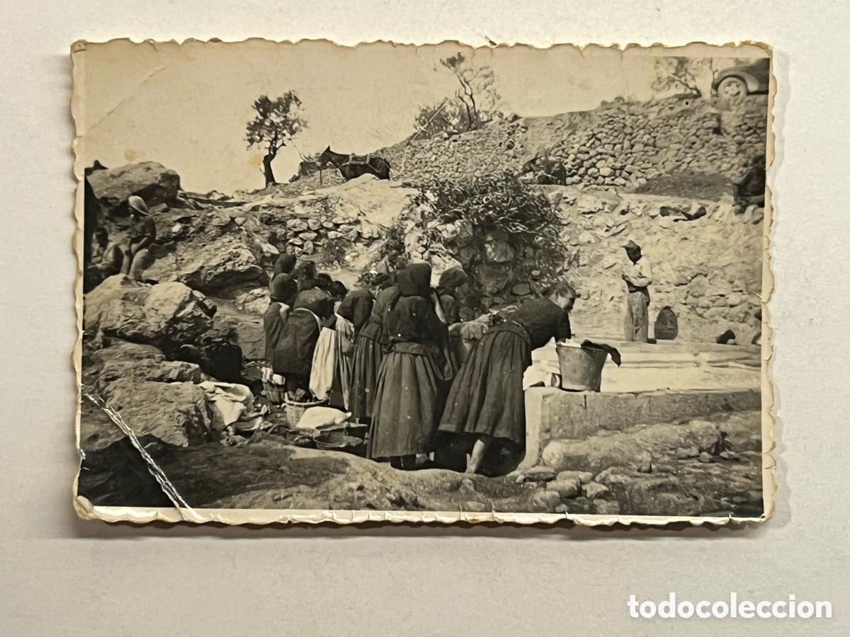 Fotografia antica: MILICIANOS Y LAVANDERAS en el Lavadero&hellip; alg&uacute;n lugar de Teruel&hellip;. Guerra Civil (h.1937?)