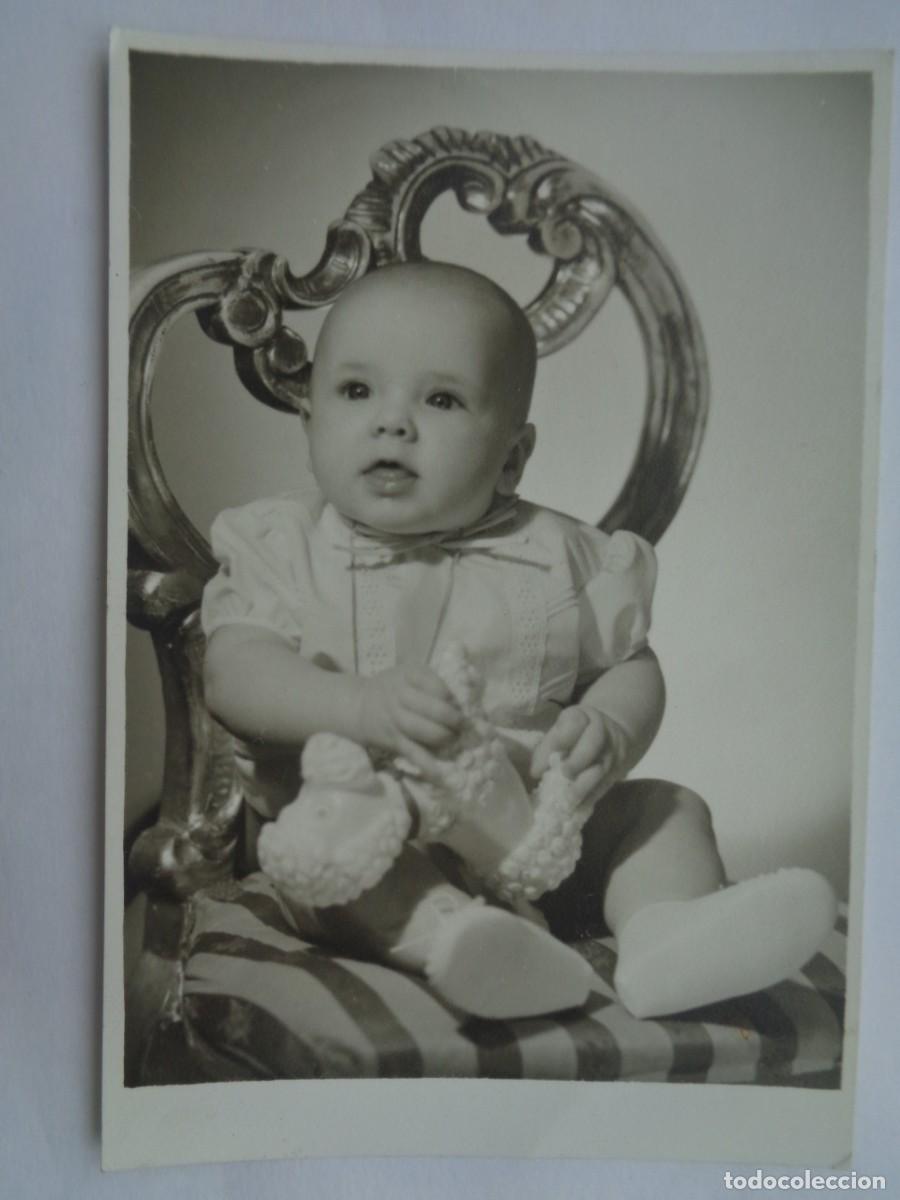 Fotografia antica: PRECIOSA FOTO DE ESTUDIO DE NI&Ntilde;O PEQUE&Ntilde;O , 1965 . DE LEYVA , SEVILLA