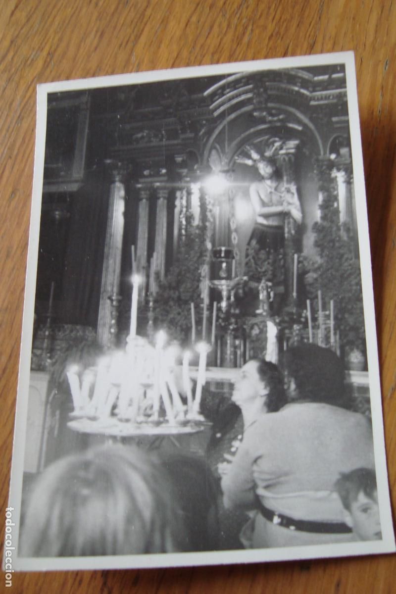 Fotograf&iacute;a antigua: ANTIGUA FOTOGRAFIA INTERIOR IGLESIA CRISTO ATADO COLUMNA A&Ntilde;OS 50.60