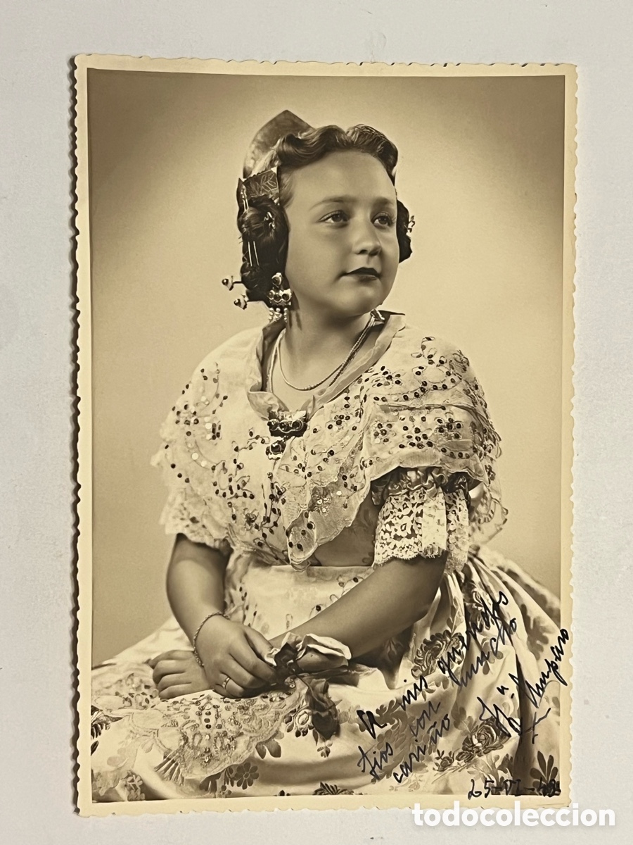 Fotograf&iacute;a antigua: FALLERAS Y FALLAS. Fotograf&iacute;a Mari Amparo una joven y hermosa Fallera (a.1943)