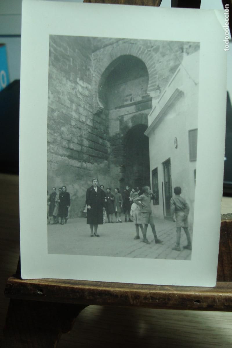 Fotograf&iacute;a antigua: ANTIGUA FOTOGRAFIA PUERTA DE SEVILLA CARMONA A&Ntilde;OS 60