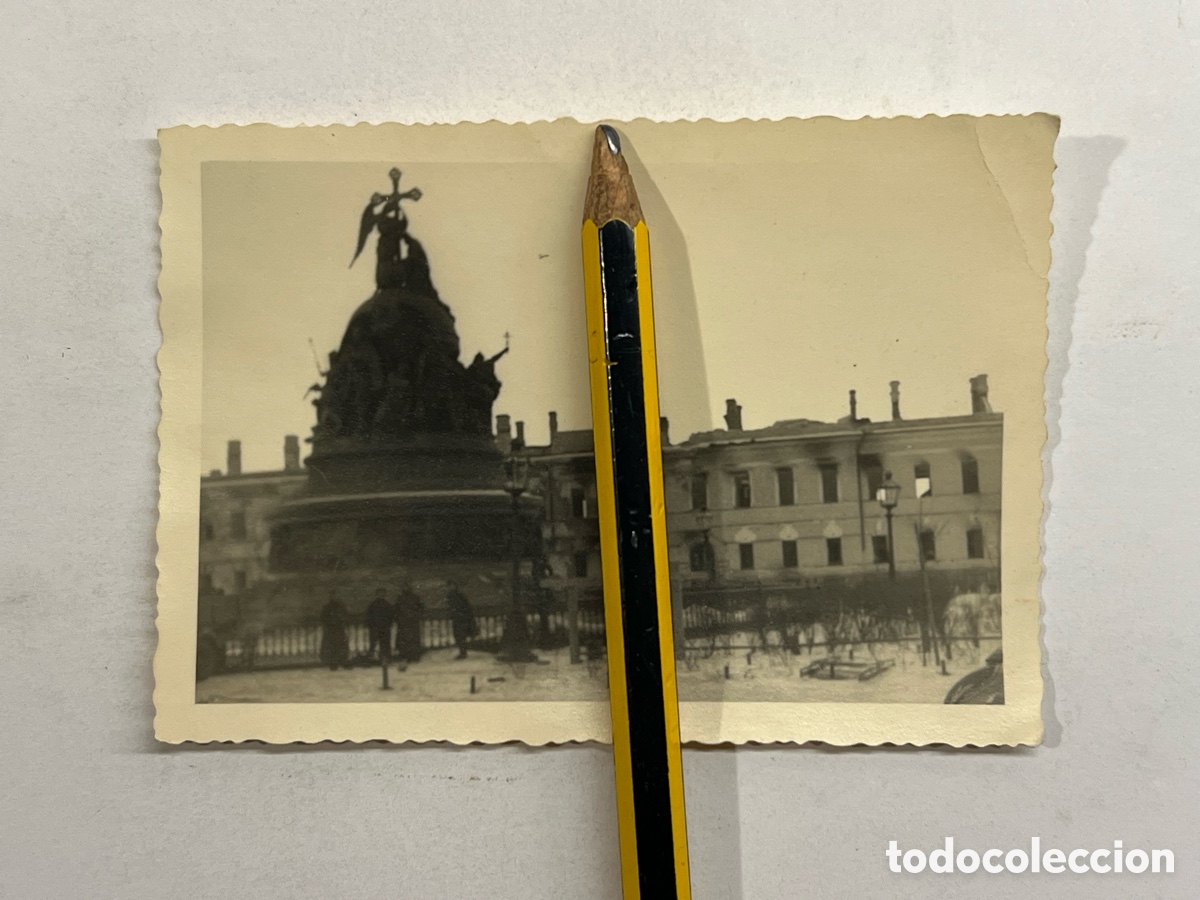 Fotograf&iacute;a antigua: DIVISION AZUL. Fotograf&iacute;a Milenario de Rusia en Veliky N&oacute;vgorod, tras los bombardeos (h.1942?)