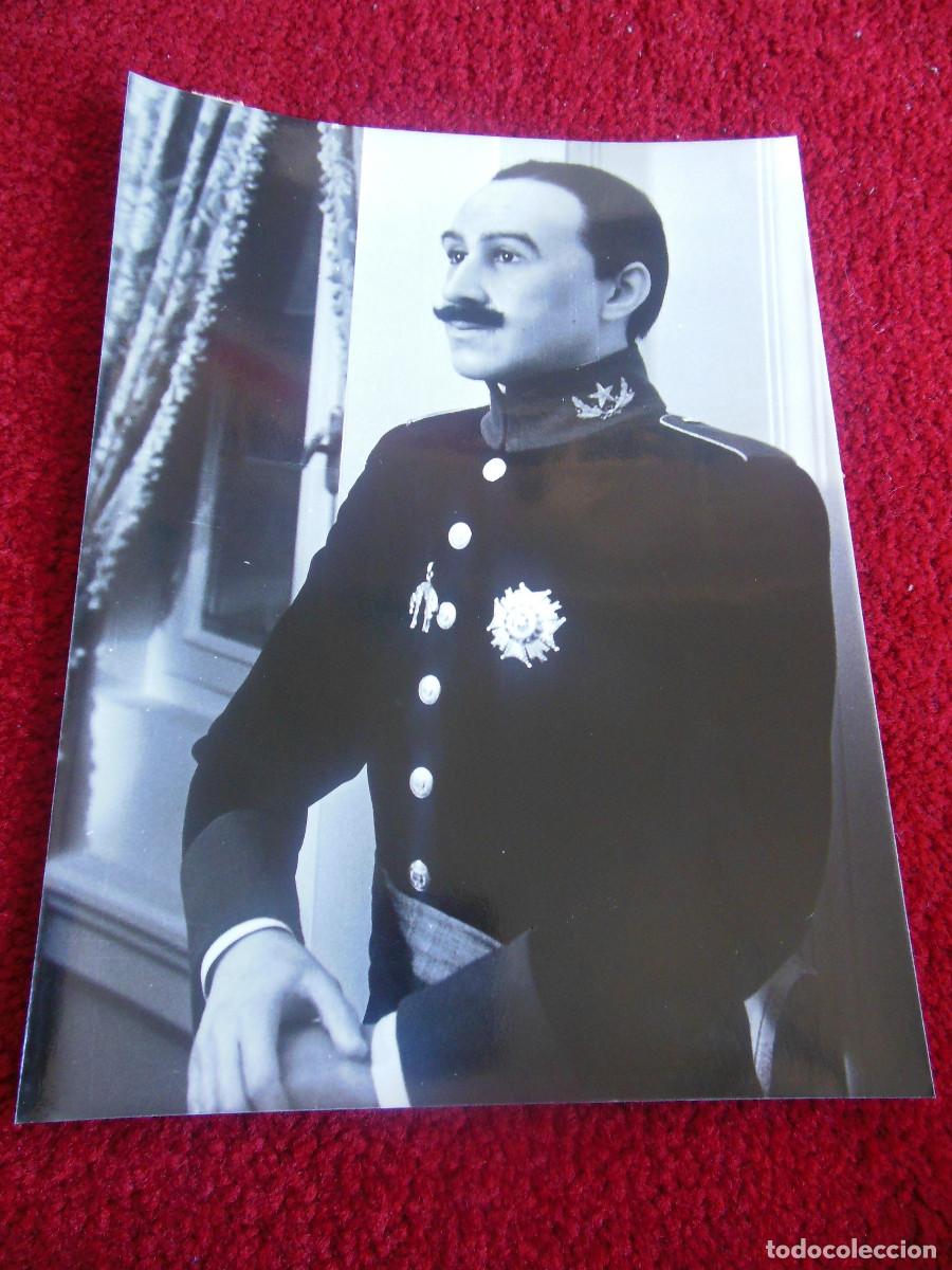 Fotograf&iacute;a antigua: REY ALFONSO XIII FOTOGRAF&Iacute;A DE PRENSA MUSEO DE CERA DE MADRID 1981