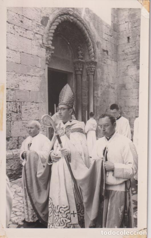Fotograf&iacute;a antigua: ANTIGUA FOTOGRAFIA PROCESI&Oacute;N RELIGIOSA (Obispo Jos&eacute; Mar&iacute;a Garc&iacute;a Lahiguera 1966)? - (14x9)