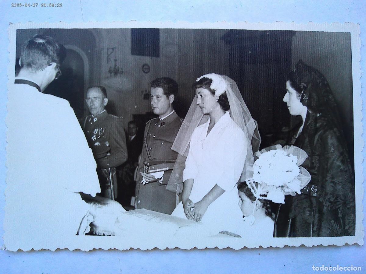 Fotograf&iacute;a antigua: FOTO DE BODA DE MILITAR ALFEREZ DE CABALLERIA . ALCALA DE HENARES 1956