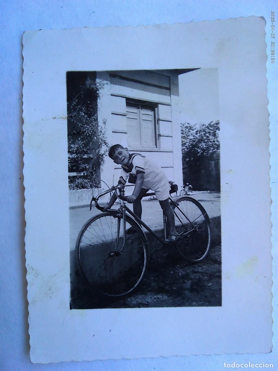 Fotograf&iacute;a antigua: FOTO DE NI&Ntilde;O VESTIDO DE MARINERO EN BICICLETA DE CARRERAS , A&Ntilde;OS 20