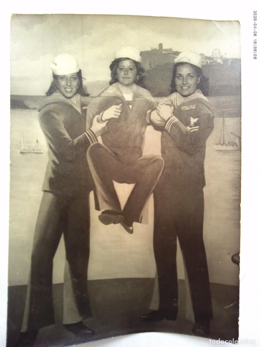 Fotografia antica: MINUTERO DE FOTOGRAFO DE FERIA : CHICAS EN UN ESCENARIO DE CO&Ntilde;A