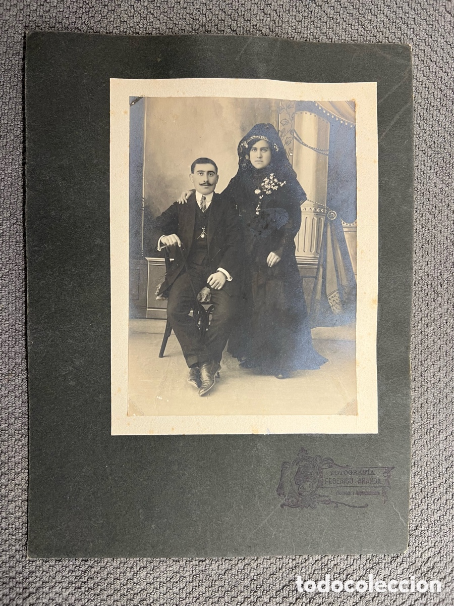Photographie ancienne: LA ESPA&Ntilde;A DE BLANCO Y NEGRO.. Fotograf&iacute;a Federico Aranda.. Se&ntilde;ores de riguroso luto (h.1900?)