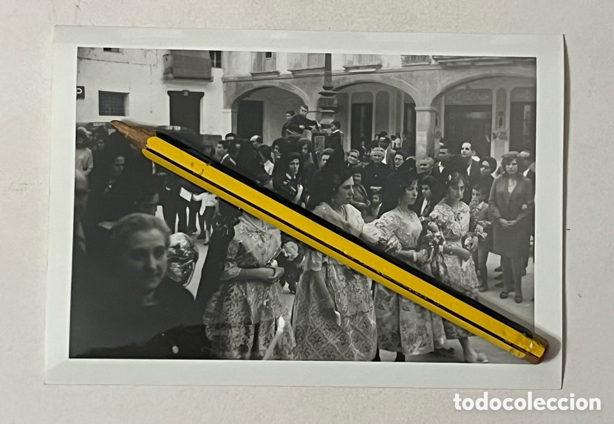 Fotograf&iacute;a antigua: ALTURA Castell&oacute;n. Procesi&oacute;n Fiestas patronales de la Virgen de Gracia, grupo de Falleras&hellip; (h.1960?)