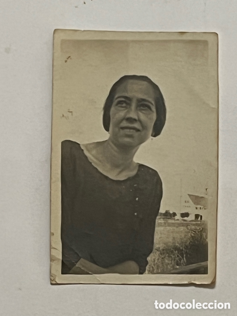 Photographie ancienne: VALENCIA. Fotograf&iacute;a una Se&ntilde;ora de la Huerta.. Barraca valenciana al fondo (h.1920?)