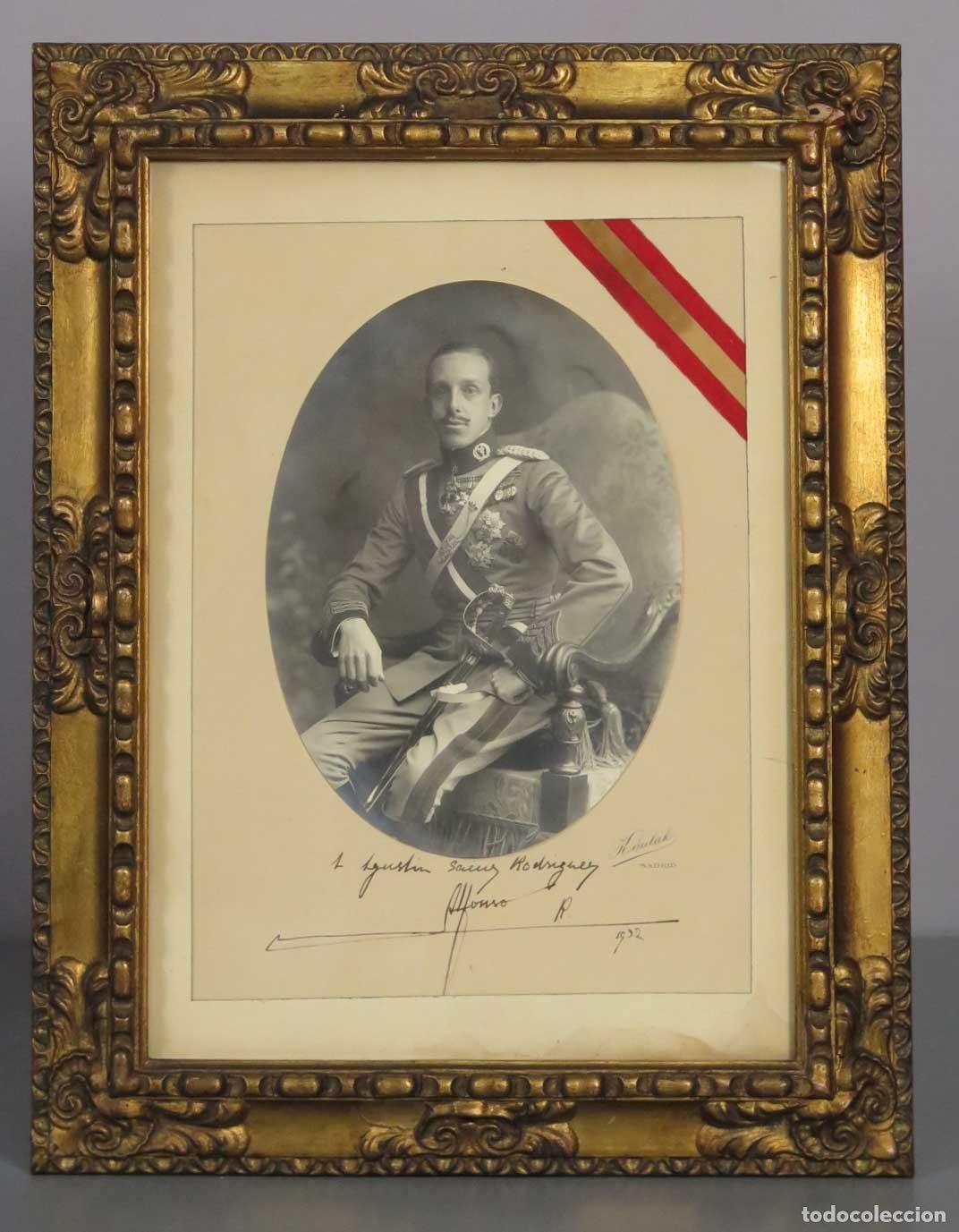Fotograf&iacute;a antigua: RETRATO FOTOGRAFIA SM ALFONSO XIII. DEDICATORIA AUTOGRAFA FECHADA ENB 1932. KAULAK
