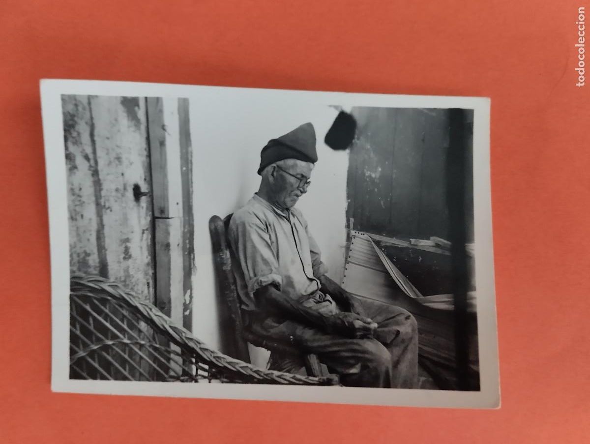 Fotograf&iacute;a antigua: FOTO. TIPO CATALAN A&Ntilde;O 1952. 8,6X6CM.