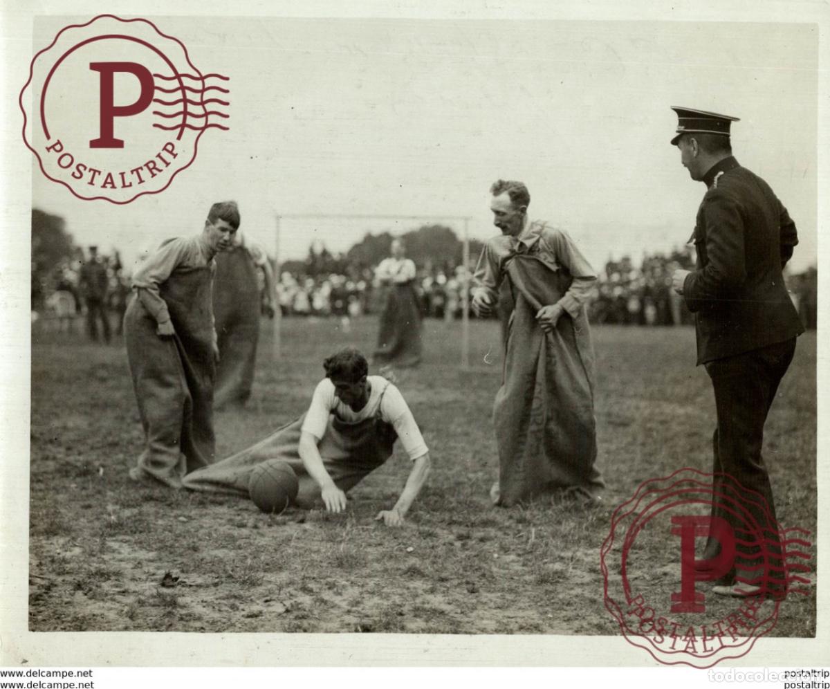 Fotograf&iacute;a antigua: ARMY SERVICE CORPS SPORTS AT WOOLWICH FOOTBALL MATCH 21 * 16 CM Fonds Victor FORBIN 1864-1947