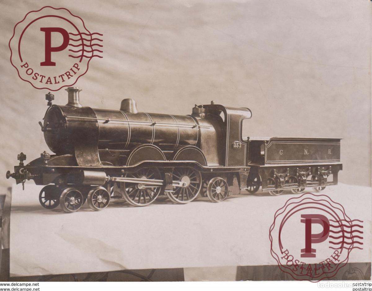 Fotograf&iacute;a antigua: TOYS IN LONDON GREAT NOTHERN RAILWAY EXPRESSENGINE 20 * 15 CM Fonds Victor FORBIN 1864-1947 RAI