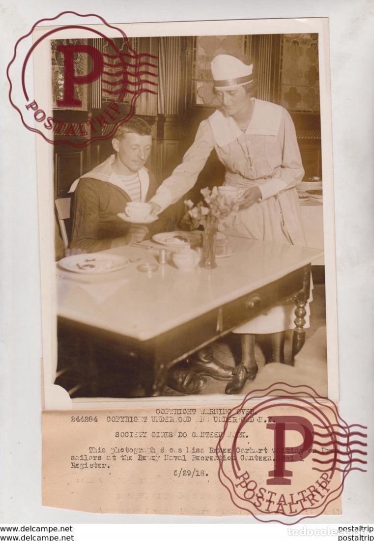 Antique Photography: SOCIETY GIRLS MISS RENEE CARHART FRENCH SAILORS DEWEY NAVAL RECREATION CANTEEN 21*16CM Fonds Victor