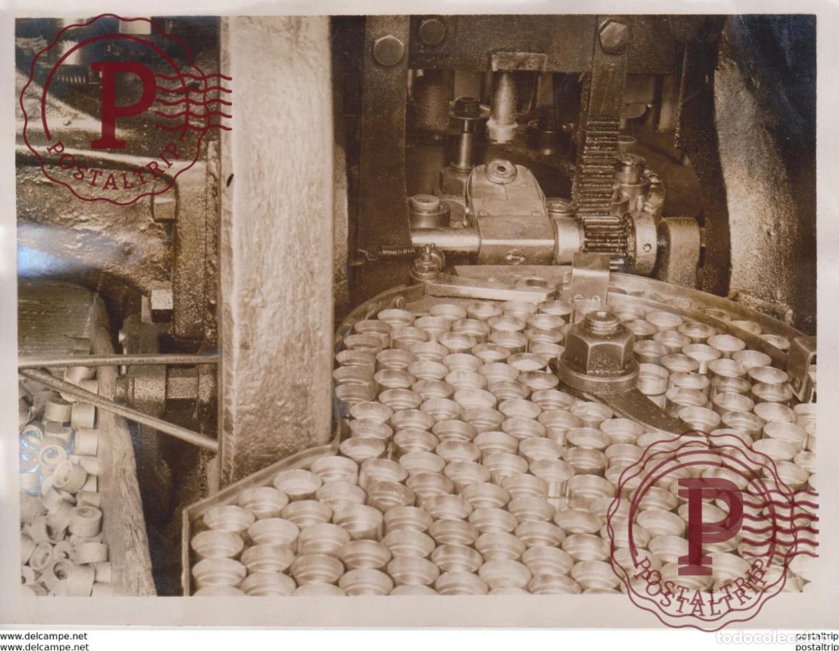 Antique Photography: MAKING SPORTING CARTRIDGES WALTHAM 20*15M Fonds Victor FORBIN 1864-1947