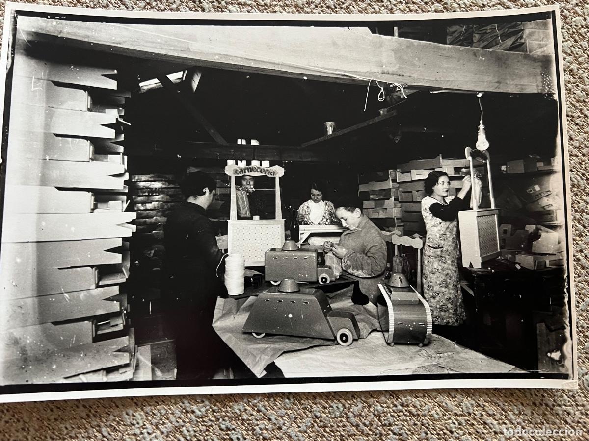 Fotograf&iacute;a antigua: FOTOGRAFIA ARCHIVO FABRICA JUGUETES A&Ntilde;OS 40 INSTITUT D&acute;ESTUDIS FOTOGRAFICS CATALUNYA