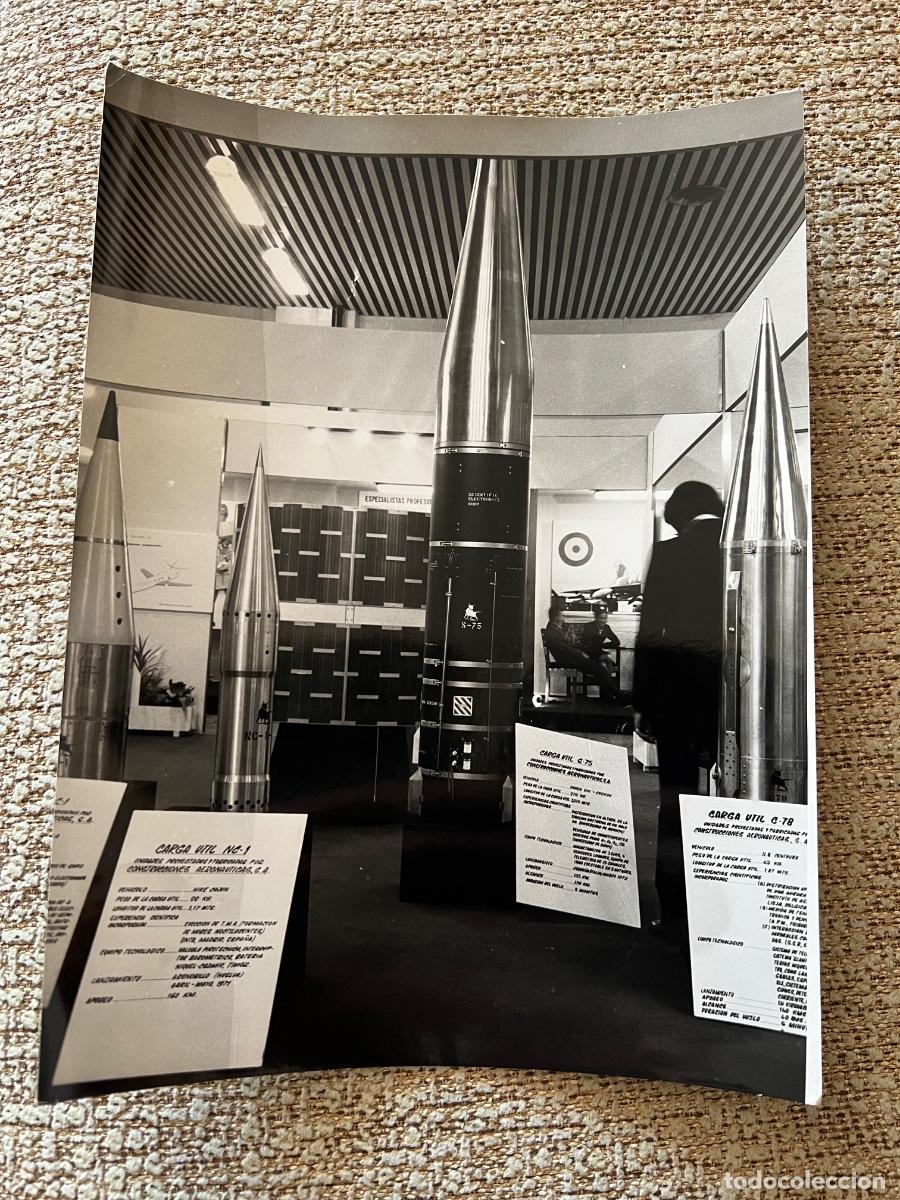 Alte Fotografie: FOTOGRAFIA ORIGINAL FERIA BARCELONA 1972 CONSTRUCCIONES AERONAUTICOS FOTO EUGENIO