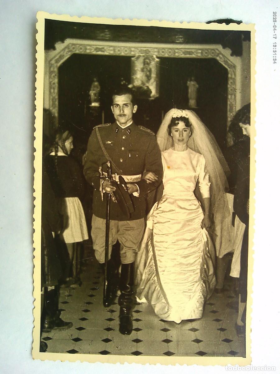 Alte Fotografie: FOTO DE BODA DE MILITAR , TENIENTE DE CABALLERIA DE CARROS , 1960 . DE BARAS , UBEDA