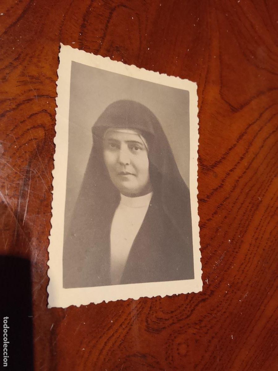 Fotograf&iacute;a antigua: Peque&ntilde;a foto de monja estudio fotogr&aacute;fico Marta Calero Valverde del camino 1950
