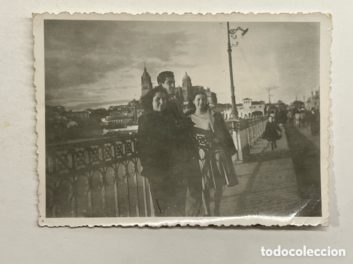 Fotograf&iacute;a antigua: SALAMANCA. Fotograf&iacute;a Puente de Enrique Estevan .. (h.1950?) Med&iacute;das: 6 x 8,5 cm.