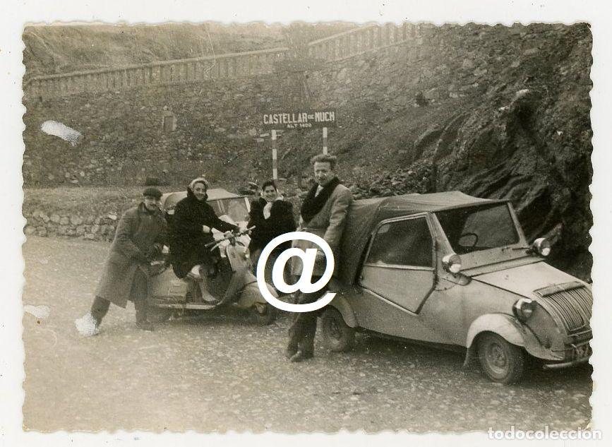 Fotograf&iacute;a antigua: FOTO COCHE MICROCOCHE BISCUTER MOTO SCOOTER VESPA A&Ntilde;O 1958