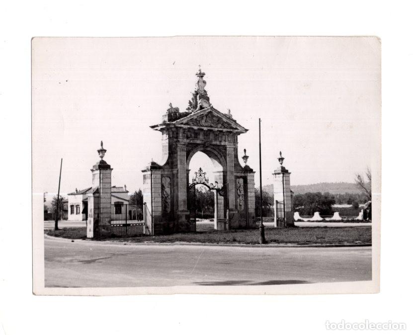 Fotograf&iacute;a antigua: MADRID.- HIST&Oacute;RICA PUERTA DE HIERRO, ENTRADA PRINCIPAL AL COTO DE CAZA REAL DE EL PARDO.12X8,9.