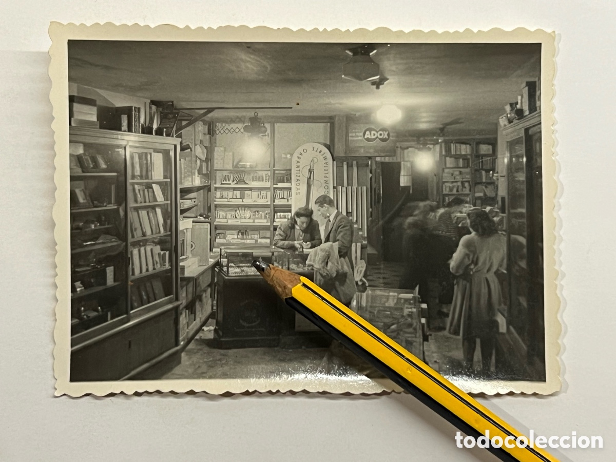 Fotograf&iacute;a antigua: BARCELONA CASA PALAU Calle Pelayo, venta de c&aacute;maras y material fotogr&aacute;fico. Aquellos comercios